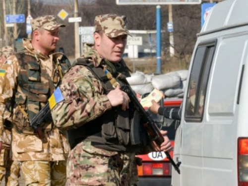 Блокпосты на Донбассе "отфильтровали" семь человек, причастных к боевикам