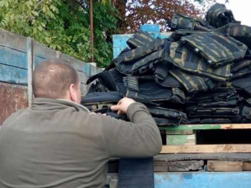 Метінвест передав чергову партію бронежилетів захисникам України                  