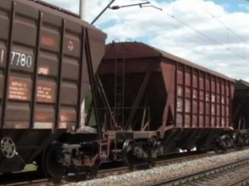 Из семи заблокированных поездов в Донецкой области изчез уголь 