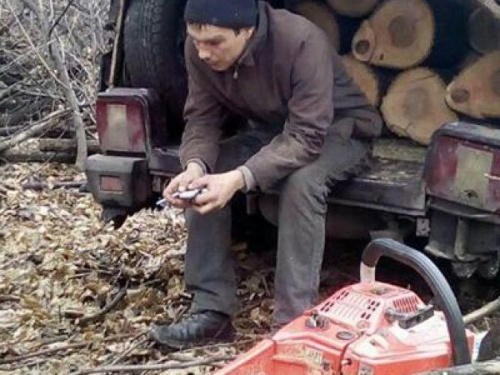 В Авдеевское отделение полиции передали «черных лесорубов» (ФОТО)