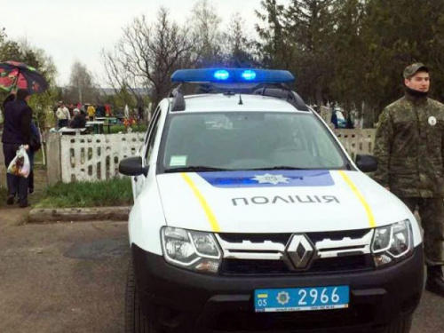 На Донетчине на поминальные дни охранять порядок возле кладбищ выйдут 500 полицейских (ФОТО)