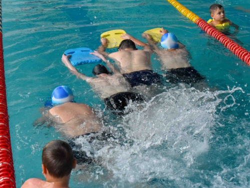 Метінвест підтримав проєкт Дениса Силантьєва «Фізична реабілітація через плавання» для дітей-переселенців