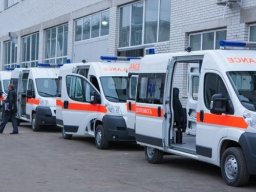 Украинские больницы получат 200 машин скорой помощи от Фонда Рината Ахметова
