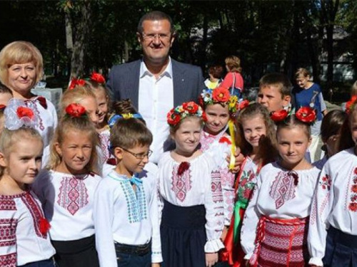 Школьники Авдеевки и Ясиноватского района получат стипендии от нардепа Мусы Магомедова