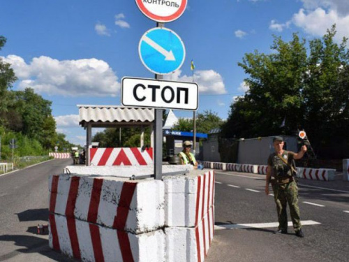 Полицейские задержали на блокпостах на Донетчине свыше 800 пособников боевиков (ФОТО)