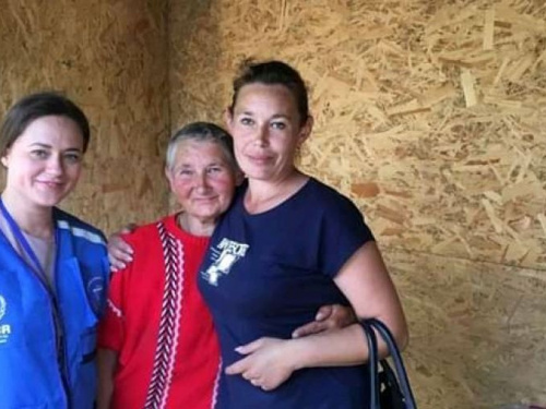 Усилиями гуманитарного штаба  "Прописка-Авдеевка" мать и дочь воссоединились после 4 лет разлуки (ФОТО)