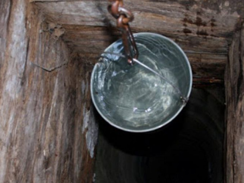 В прифронтовой Донетчине восстанавливали колодцы с питьевой водой
