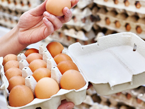 В магазинах суттєво дорожчають курячі яйця: пояснення від Держпродспоживслужби