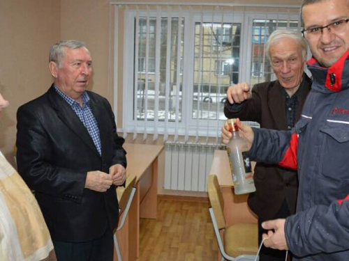 Городская организация совета ветеранов в Авдеевке отмечает свой 30-летний юбилей (ФОТО)