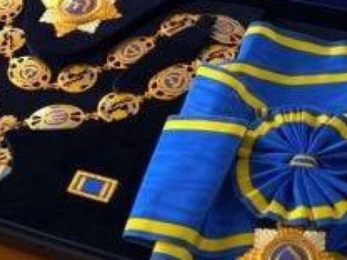 Депутаты предлагают вместо Героя Украины вручать орден Золотого Тризубца