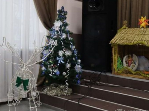 Авдіївська молодь запросила городян на Різдвяний вертеп
