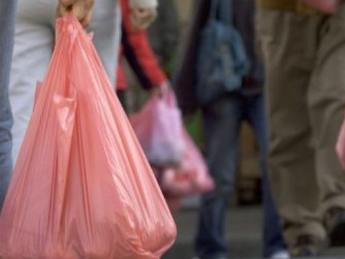 Рада запретила использование пластиковых пакетов: размеры штрафов