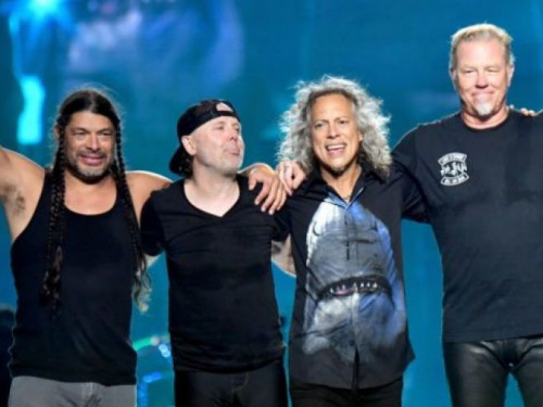 Разом з Україною: легендарний рок-гурт Metallica пожертвував 500 тисяч доларів на допомогу українцям