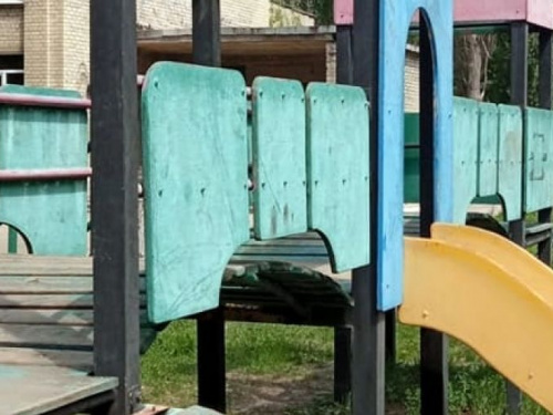 В Авдіївці перенесуть дитячий майданчик біля п'ятої школи 
