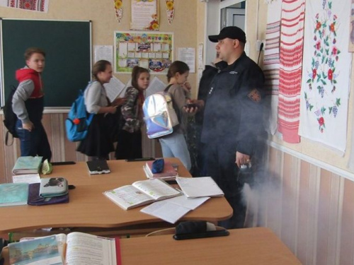 В Авдеевке эвакуировали школьников (ФОТО)