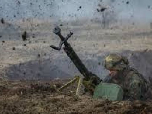 Сутки в АТО: боевики били по украинским территориям из запрещенного Минском вооружения, трое бойцов ВСУ ранены