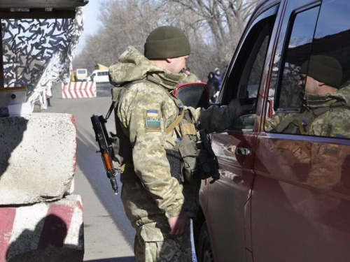 Донбасская линия разграничения: утром 2 марта самые большие очереди были у КПВВ «Майорское»