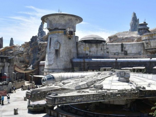 В США появится парк аттракционов, посвященный "Звездным войнам" (ФОТО+ВИДЕО)