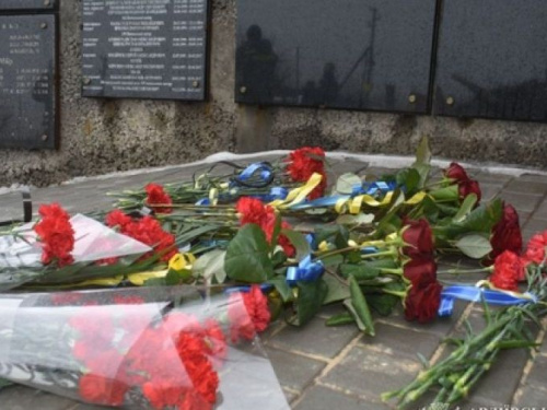В Авдіївці вшанувала пам’ять воїнів і рятувальників, які загинули під час захисту міста