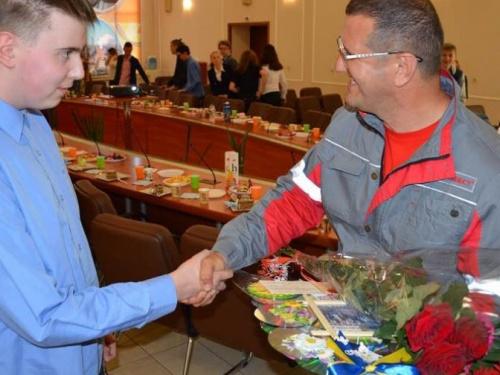 Авдеевские выпускники встретились с генеральным директором АКХЗ (ФОТО)
