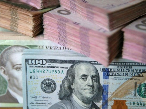 Украинская национальная валюта окрепла: эксперт советует ловить момент