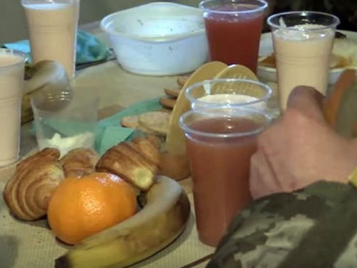 ВИДЕОФАКТ.  Чем кормят раненых в  Покровском военном госпитале