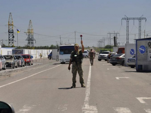 На КПВВ и блокпостах на Донбассе не пропустили 34 человека и задержали 6 пособников боевиков