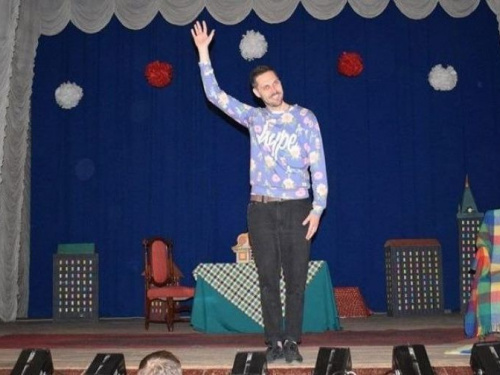«Арт-перемирие»: черниговский кукольный театр дал бесплатное представление в Авдеевке (ВИДЕО)