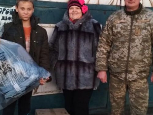 Авдеевские "симики" помогли доставить вещи для семей из прифронтовой зоны (ФОТО)