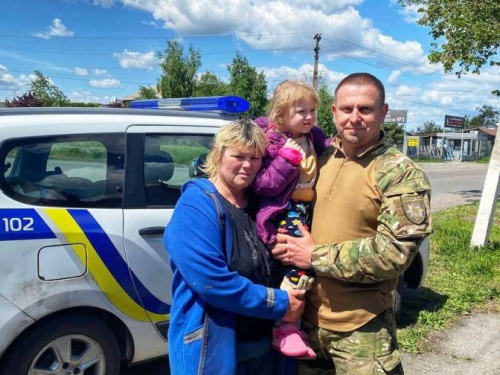 Маму та доньку загиблої авдіївчанки доправили  у Дніпропетровську область
