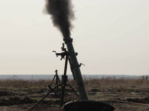 Донбасс: по позициям украинских воинов противник выпустил 44 снаряда и мины