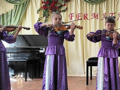 В Авдіївці ансамбль скрипалів «Fermata» подарував шанувальникам емоційний виступ