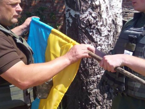 Представители Cimic Avdeevka развезли помощь, заменили флаг и получили творческие наборы (ФОТО)