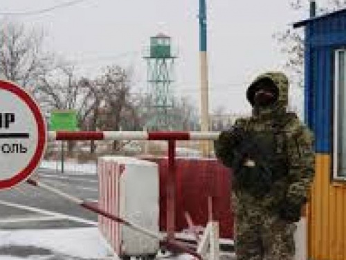 Двадцать одного человека не пропустили через линию соприкосновения на Донбассе