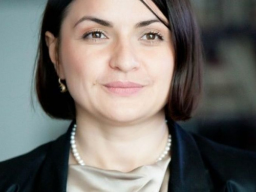 Озвучены проблемы мирных у фронта: Авдеевку посетила PR-директор компании СКМ