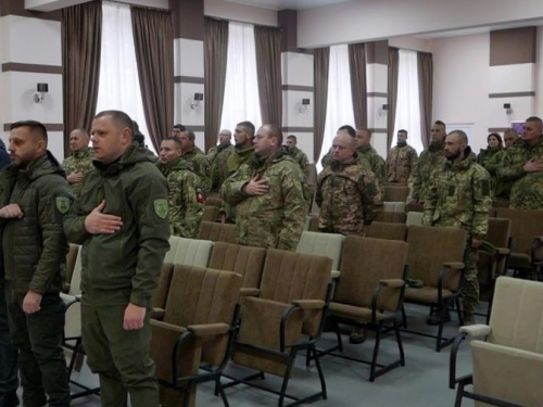 Украинским защитникам вручили медали "За оборону Авдеевки"
