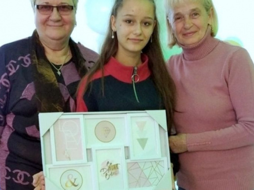 Родина з Авдіївки отримала подяку від  голови ДонОДА до Дня усиновлення