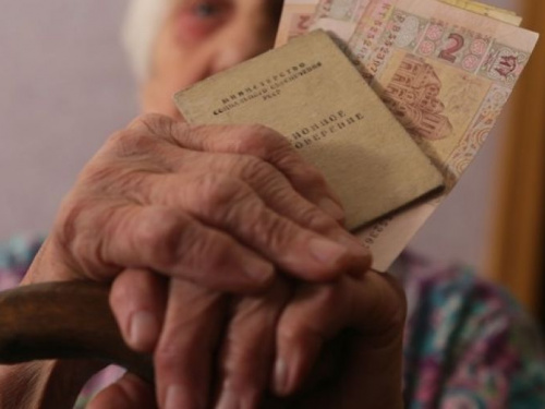 Кто из жительниц Авдеевки успеет выйти на пенсию раньше 60 лет: с 1 апреля вновь повысится пенсионный возраст для женщин 