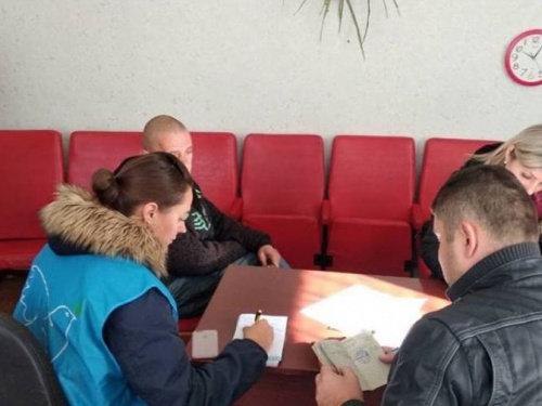 Представители Пролиска-Авдеевка помогли восстановить документы жителям Ясиноватского района