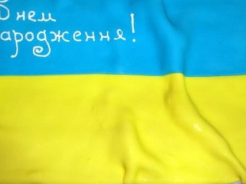 Ко Дню независимости в Киеве выложат огромный флаг из тортов