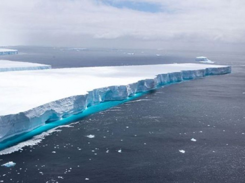 Самый большой айсберг в мире, площадью в семь Киевов, полностью растаял