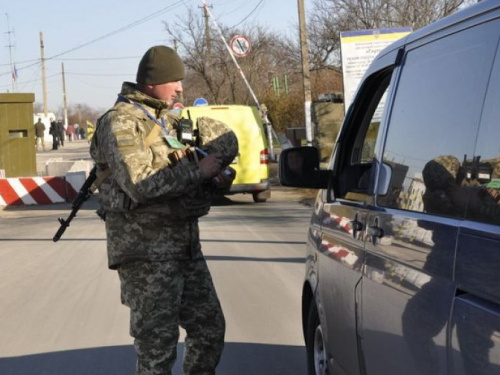 Утро 25 марта у донбасских пунктов пропуска: самые большие очереди были у КПВВ «Марьинка»