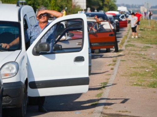 На донбасских КПВВ в очередях скопились свыше 200 машин