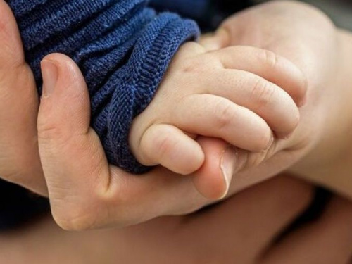 В Украине может вырасти помощь при рождении ребенка: на сколько могут рассчитывать семьи