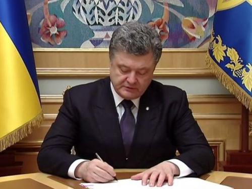 Порошенко заверил, что подпишет закон о деоккупации Донбасса