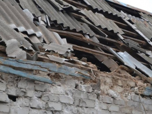Жебривский поручил до конца июня перекрыть  крыши, стены и окна в разрушенных обстрелами домах в Авдеевке