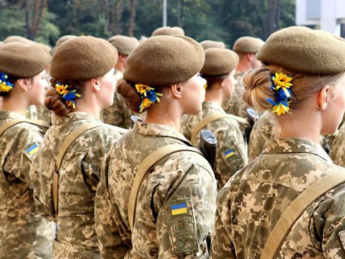 Хто з українок має стати на військовий облік і кому дадуть відстрочку: всі подробиці