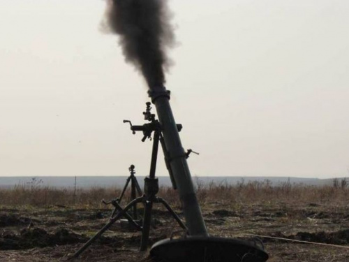На Донбасском фронте зафиксированы рекордные обстрелы, в ход пошли артиллерия и минометы