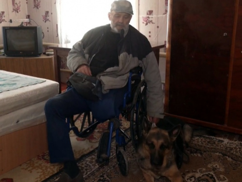 У Кропивницькому знайшли і облаштували будинок для 75-річного переселенця з Авдіївки та його собаки
