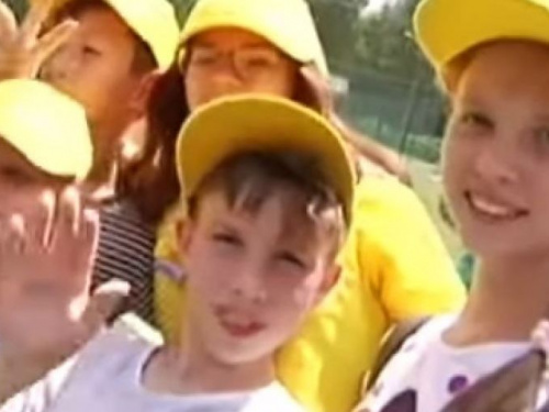 Детям Донбасса дарят мирное лето: в Святогорске открылась первая смена (ВИДЕО)